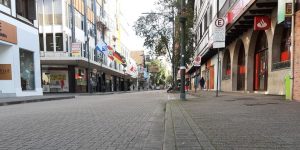 rua vazia em Santa Catarina