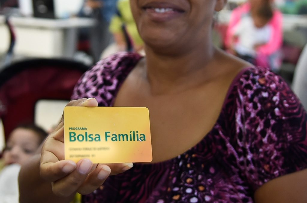 Pis/Pasep ou Bolsa Família: qual benefício paga mais para os brasileiros?