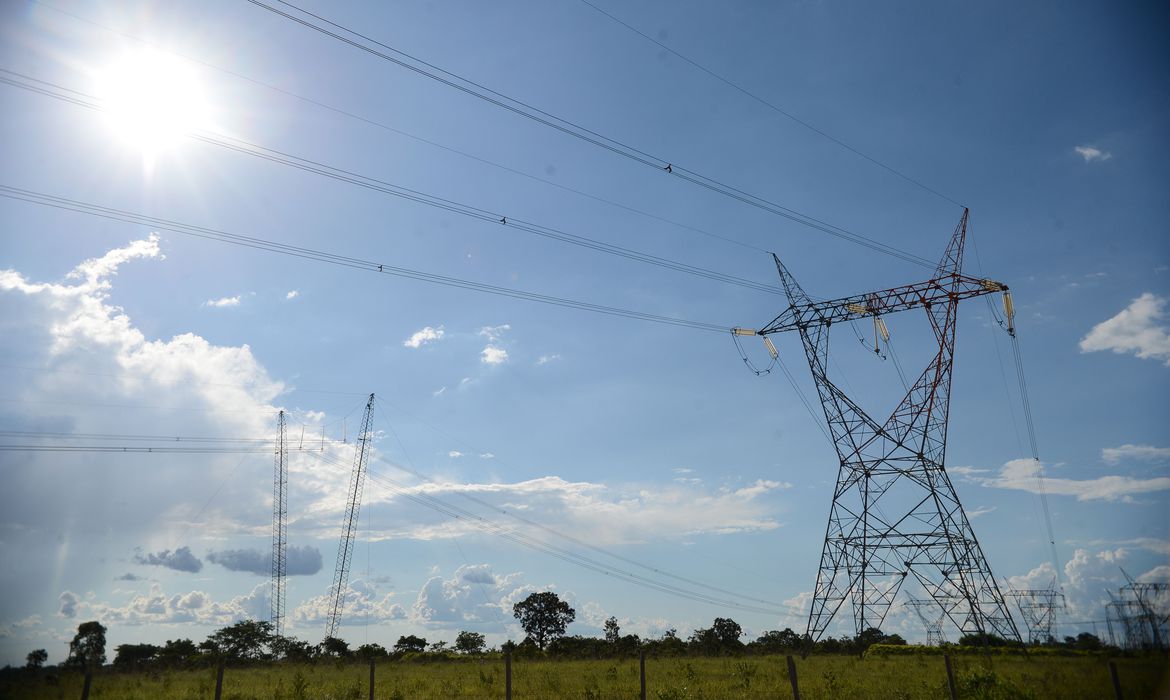 Entenda o que o Governo Federal quer fazer para incentivar a redução do consumo de energia elétrica no país