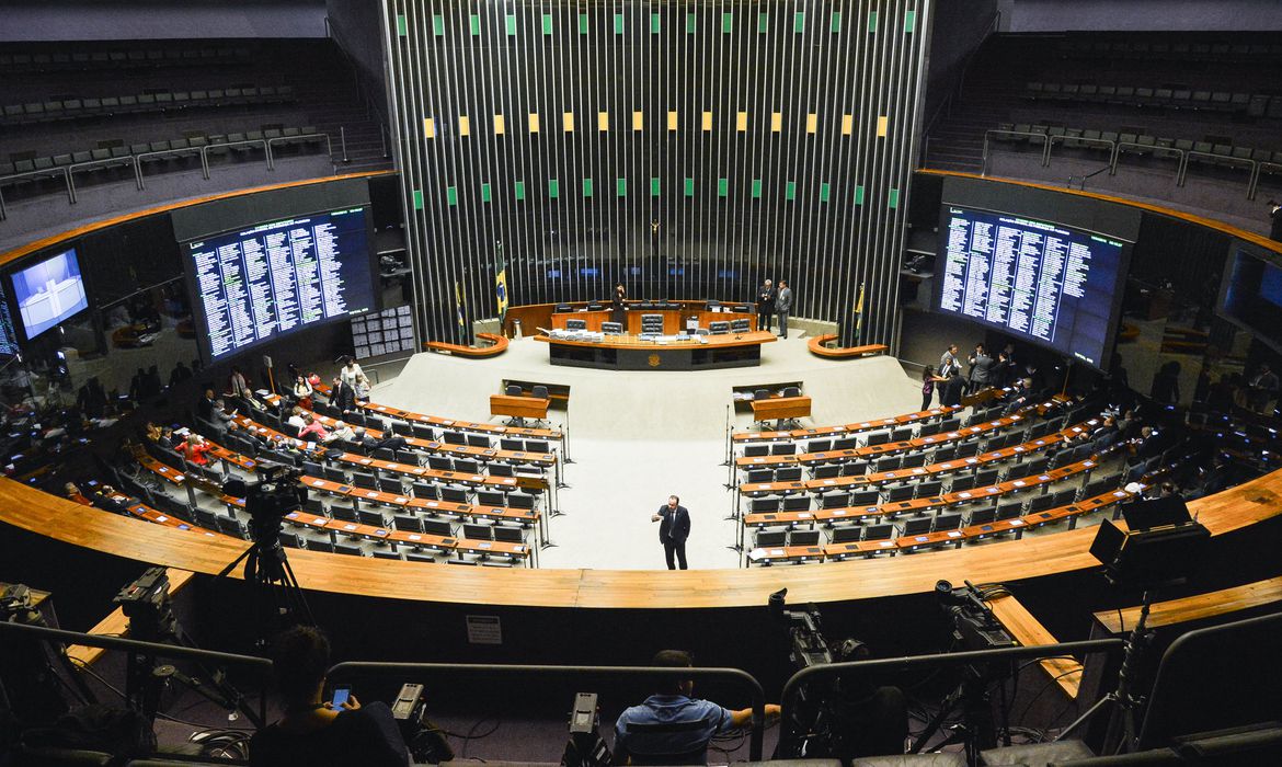 Texto-base da PEC da Reforma Eleitoral é aprovado na Câmara: saiba o que muda