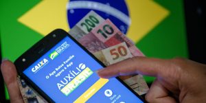 Auxílio Brasil 2022: Governo acredita que valor pode superar os R$ 400 (Imagem: Reprodução/R7)