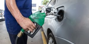 Aumento do combustível: governo estuda medidas para conter alta dos preços