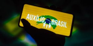Auxílio Brasil bloqueado em março: o que fazer para solucionar?