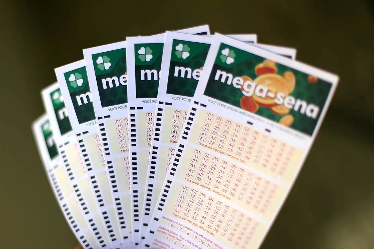 Mega-Sena 2463: Sorteio hoje (quarta, 16) com prêmio de até R$ 165 milhões