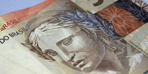 Auxílio Brasil 2022: governo retoma pagamento nesta segunda (18). Quem recebe? Valores e onde receber