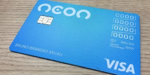 Cartão de Crédito Neon: 7 perguntas respondidas sobre o Azulzinho