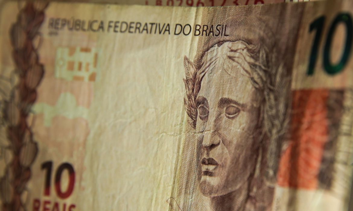 Empréstimo consignado do Auxílio Brasil: 4 coisas que você precisa saber