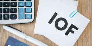 IOF: o que é esse imposto cobrado em transações com cartão de crédito?
