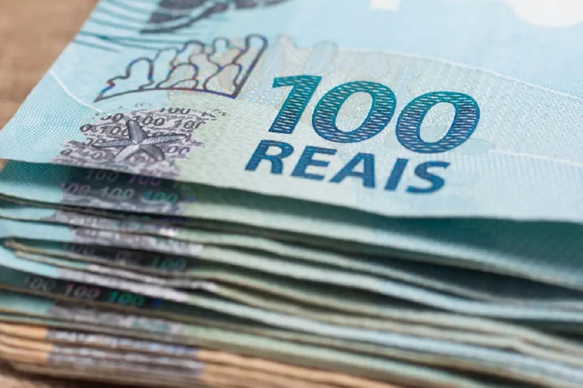 Saque de R$ 1.000 do FGTS tem novo pagamento neste sábado (21); veja quem recebe