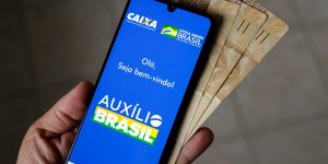 Auxílio Brasil: novidade muito esperada pode ser temporária (Imagem: Reprodução/Recovery)