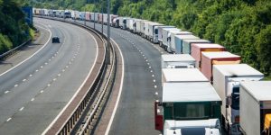 Líder dos caminhoneiros critica proposta do governo; greve pode estar a caminho (Imagem: Reprodução/iStock)