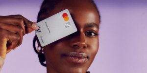 Nubank lança cartão prateado com vantagens que vão te surpreender (Imagem: Divulgação/Nubank)
