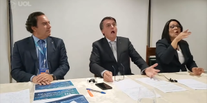 Bolsonaro imitou doente de Covid morrendo sem ar Veja o vídeo (Imagem: Reprodução/UOL)