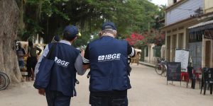 IBGE abre NOVO CONCURSO com salários de até R$ 3.100; veja como participar