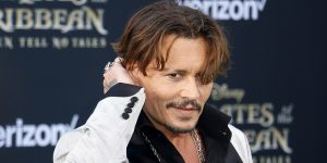 Golpista se passa por Johnny Depp e rouba R$ 208 mil de aposentada