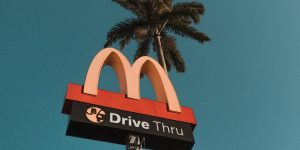 McDonalds NÃO vendia hambúrgueres? Conheça a história de fundação da rede