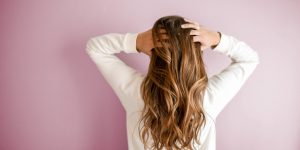 7 dicas para cuidar de cabelos danificados: tem mesmo solução? (Imagem: Element5 Digital/ unsplash)