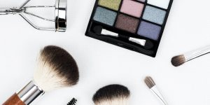 7 erros mais comuns que as pessoas cometem ao se maquiar
