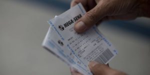 Mega-Sena: o que acontece se eu PERDER um bilhete PREMIADO? Veja as opções...