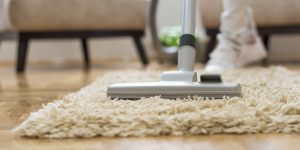 Siga este método infalível e remova manchas difíceis do carpete ou do tapete