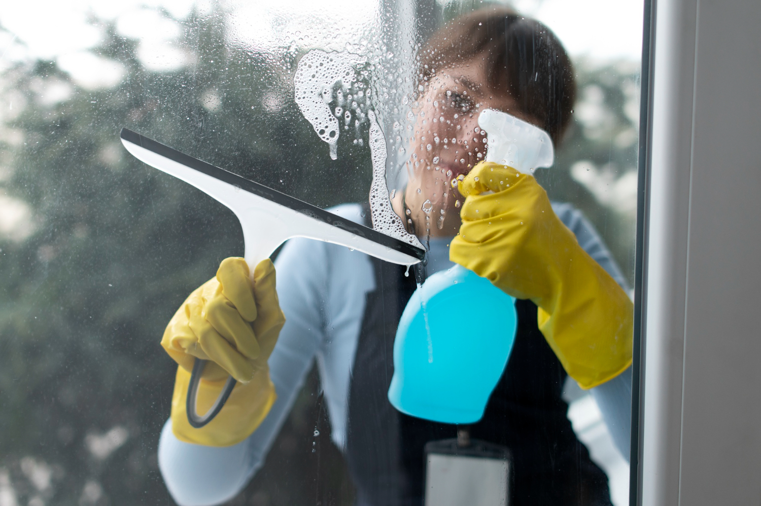Limpador caseiro faça isso e deixe suas janelas impecavelmente limpas