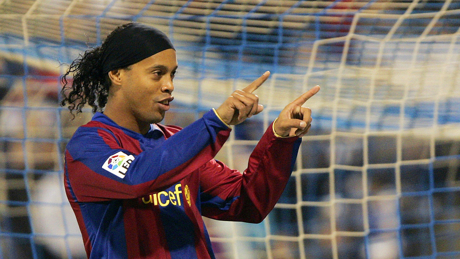 Ronaldinho faz aniversário nesta terça: relembre 10 rolês aleatórios do Bruxo
