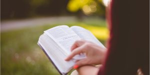 Versículos da Bíblia para status: impressione seus amigos e familiares