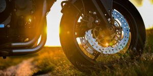 Como calibrar os pneus de uma motocicleta: passo a passo definitivo