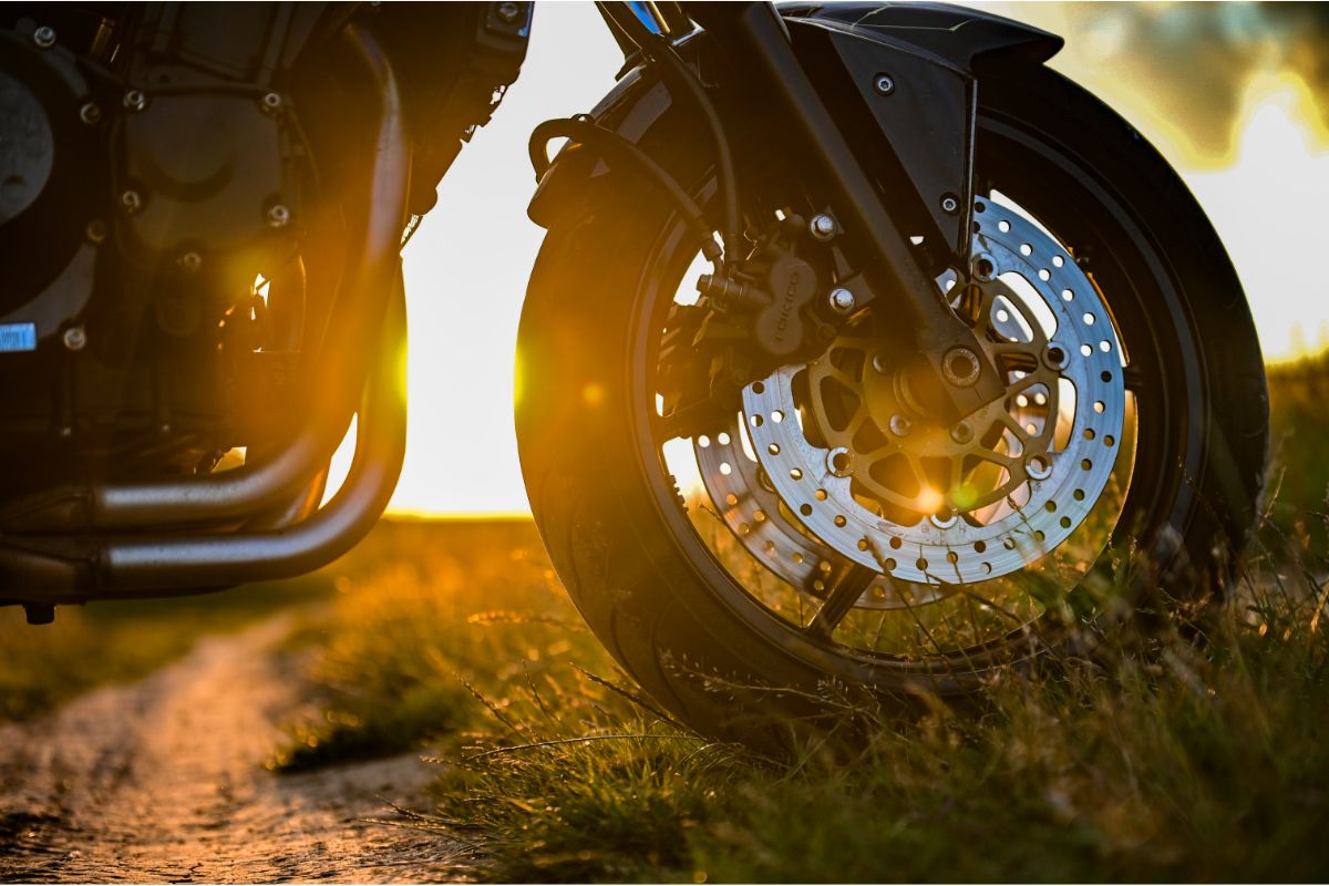 Como calibrar os pneus de uma motocicleta: passo a passo definitivo