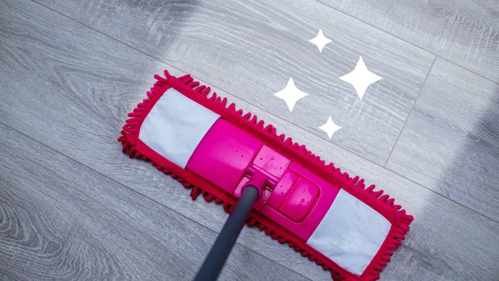 Como limpar piso laminado encardido e deixar BRILHANDO como novo
