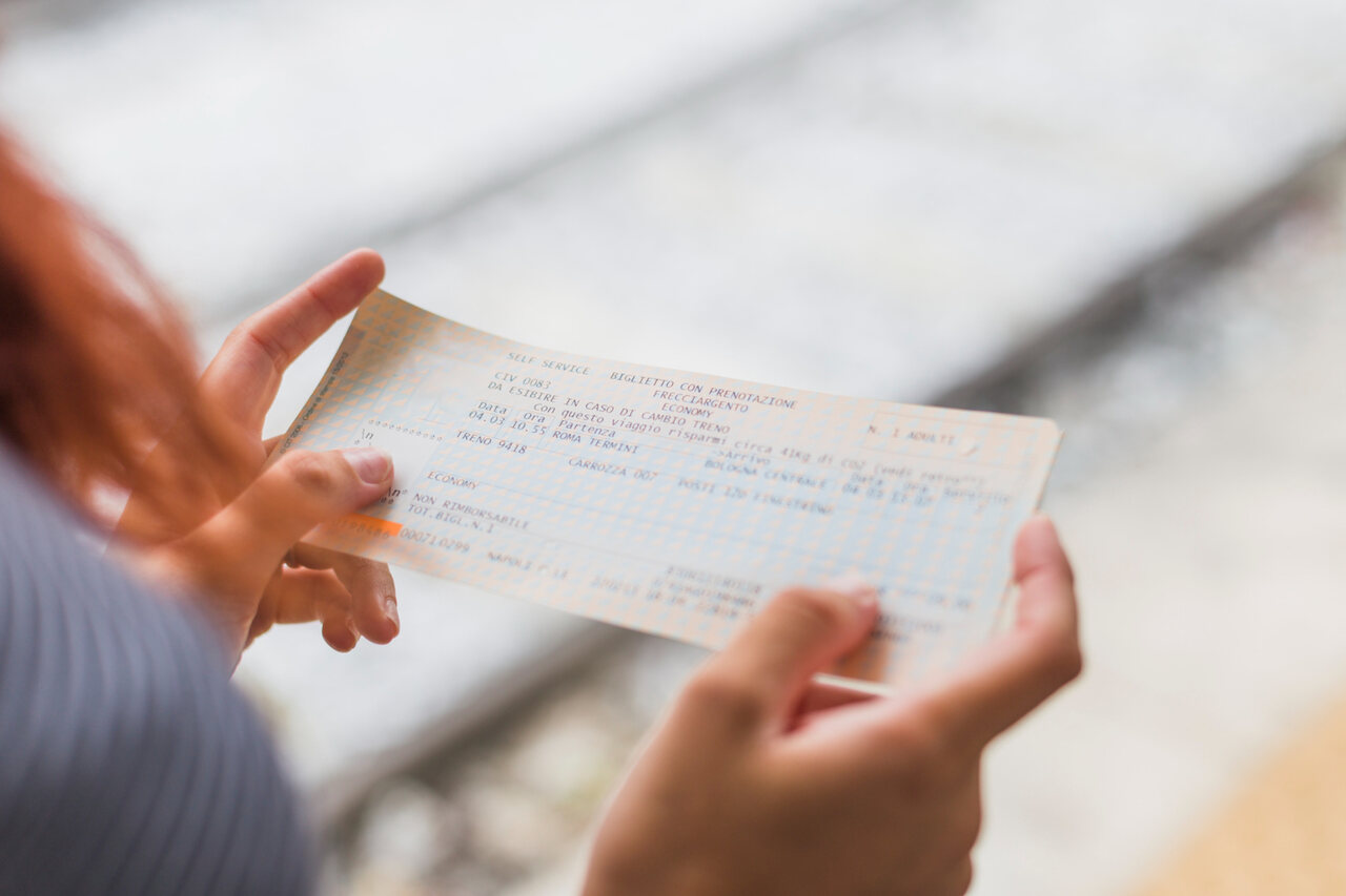 Posso Passar um Cheque Nominal para Terceiro? Como?