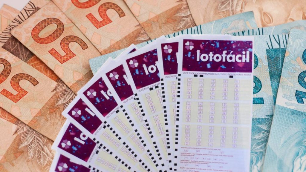 Tabela de preço completa da Lotofácil: faixas de premiação e chances de ...