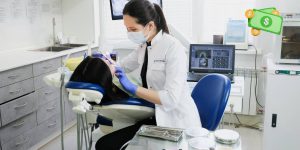 Quanto ganha um dentista com consultório próprio