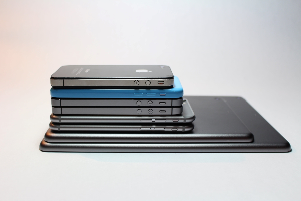 Pilha de tablets e celulares (Foto: Pexels)